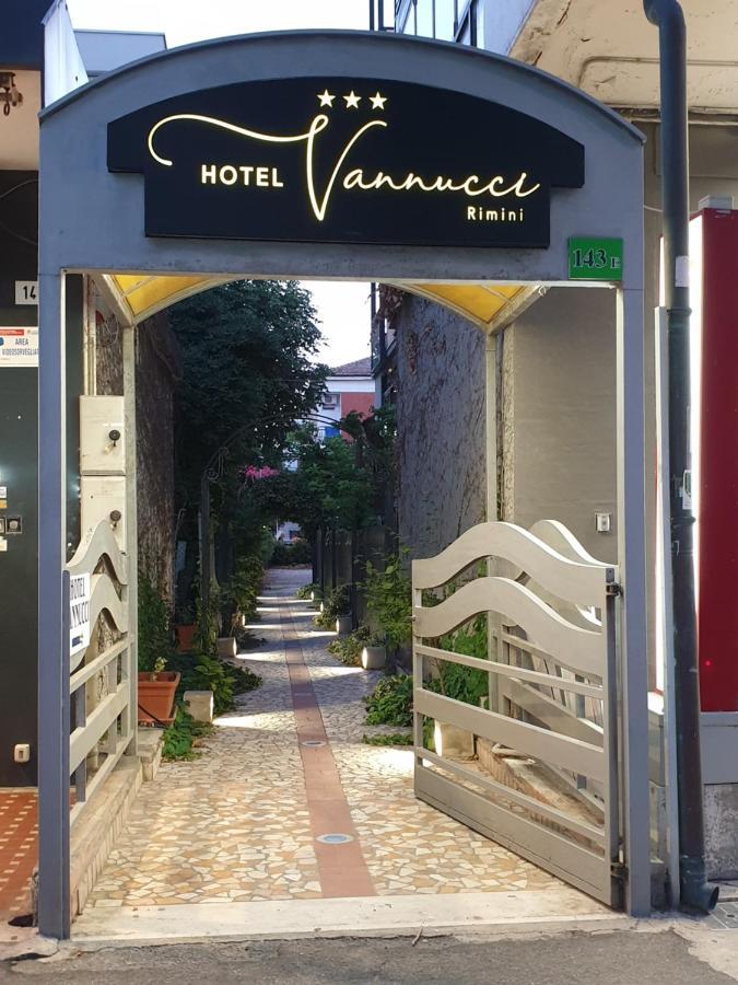 Hotel Vannucci Римини Екстериор снимка