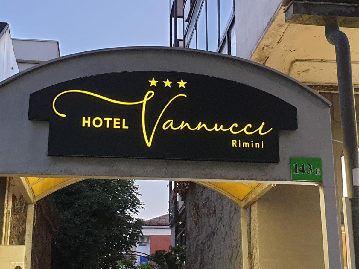 Hotel Vannucci Римини Екстериор снимка