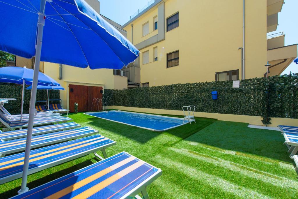 Hotel Vannucci Римини Екстериор снимка