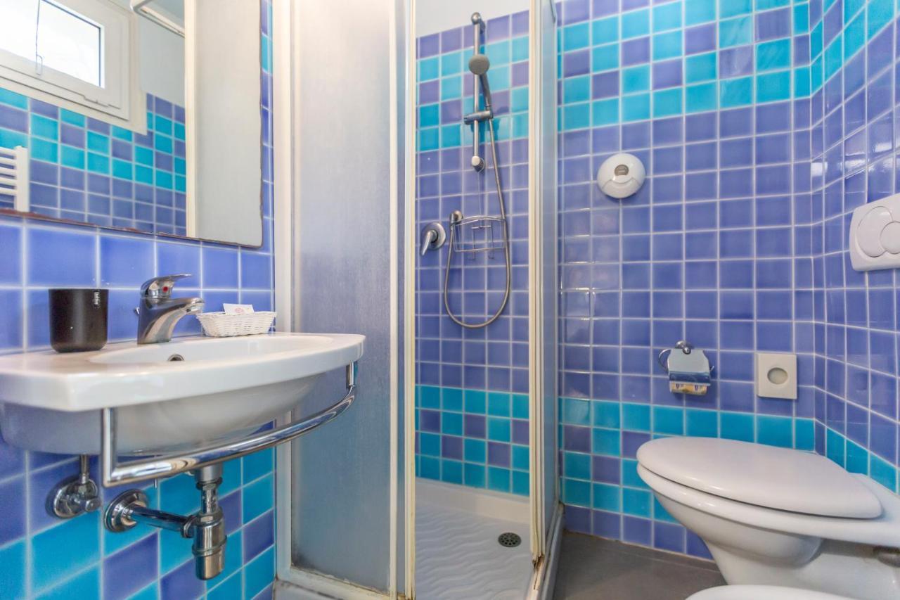 Hotel Vannucci Римини Екстериор снимка