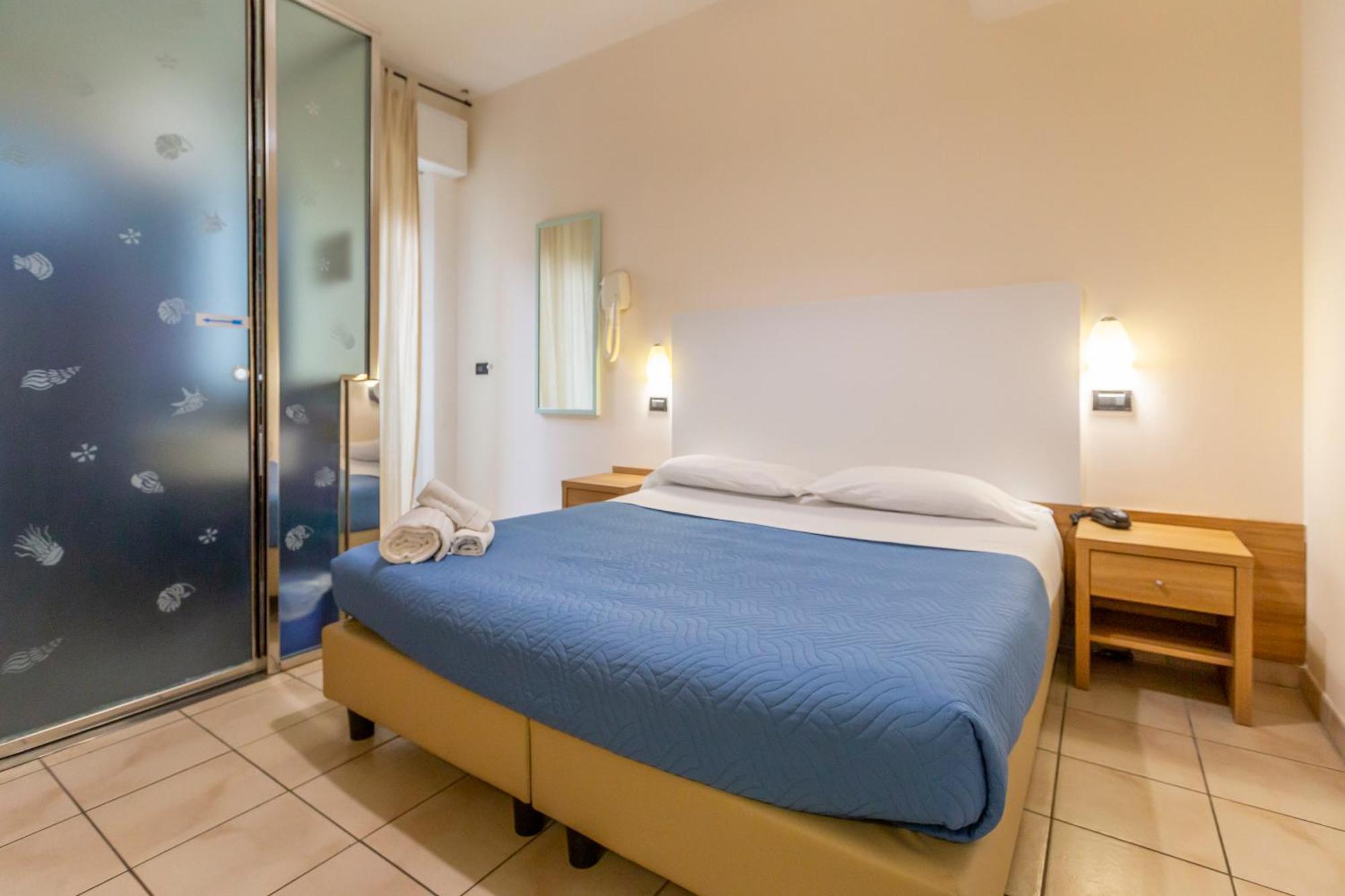 Hotel Vannucci Римини Екстериор снимка