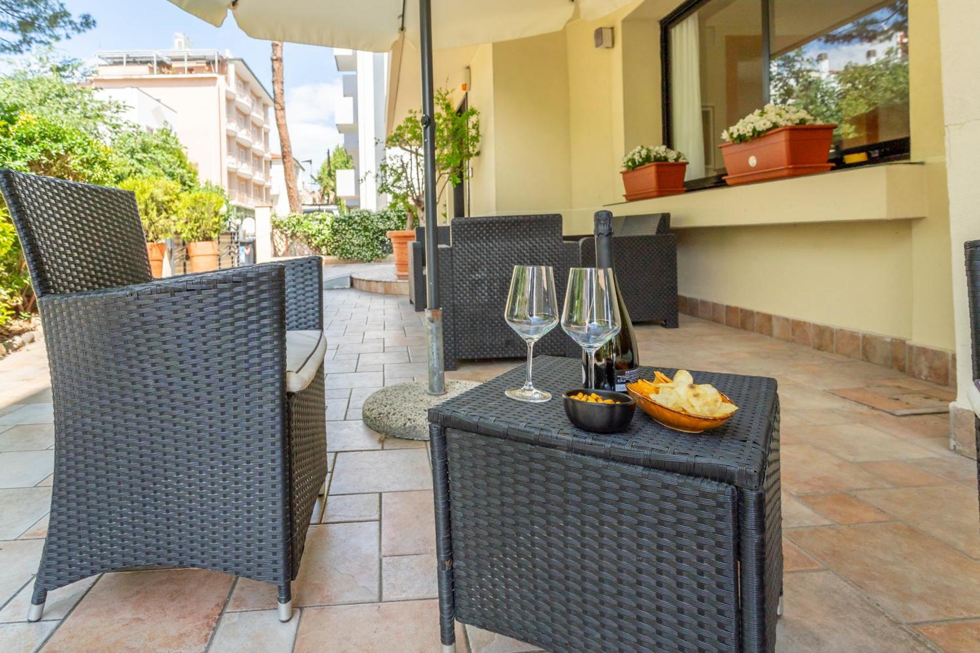 Hotel Vannucci Римини Екстериор снимка