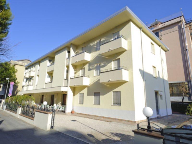 Hotel Vannucci Римини Екстериор снимка